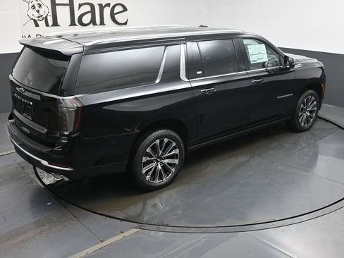 New 2026 Chevrolet Suburban High Country AWD/4WD image 19