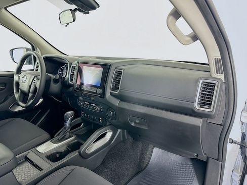 Used 2024 Nissan Frontier SV w/ SV Convenience Package image 28