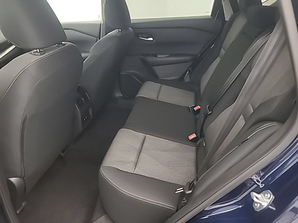 Used 2026 Nissan Rogue SV AWD/4WD image 19