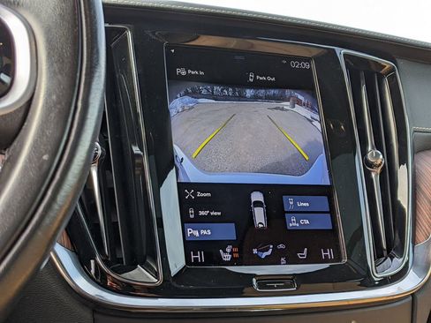 Used 2021 Volvo V60 T5 Cross Country image 17