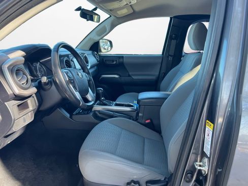 Used 2016 Toyota Tacoma SR5 image 11