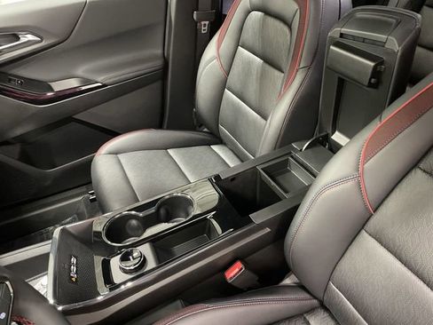 New 2026 Chevrolet Equinox RS w/ Convenience Package III FWD image 24