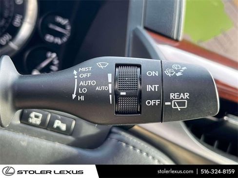 Used 2017 Lexus LX 570 4WD w/ Luxury Package image 31