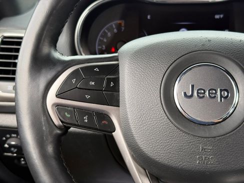 Used 2022 Jeep Grand Cherokee Laredo X image 21