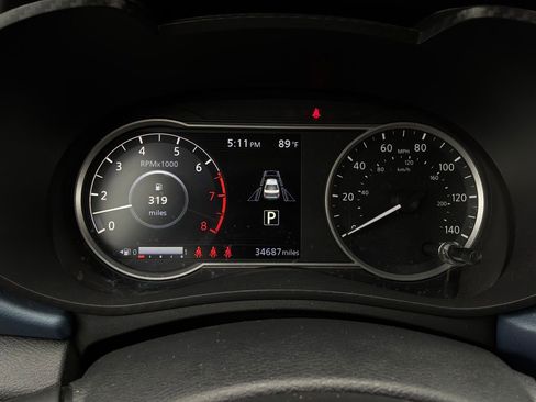 Used 2025 Nissan Versa SV FWD image 32