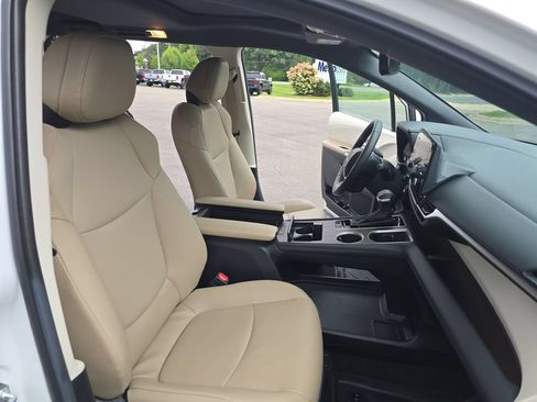 Certified 2024 Toyota Sienna XLE FWD image 13