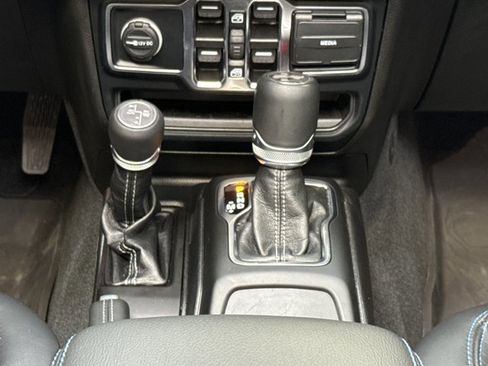 Used 2024 Jeep Wrangler High Altitude image 26