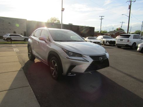 Used 2018 Lexus NX 300 FWD w/ Premium Package image 4