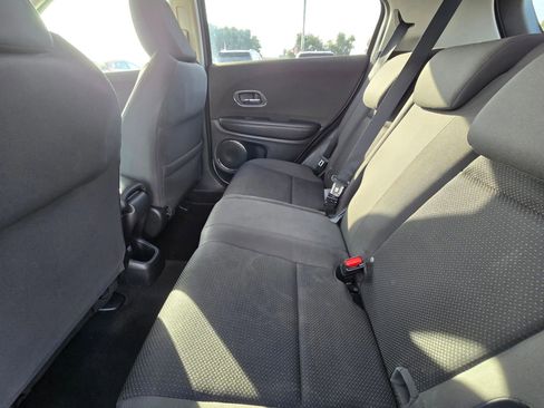 Used 2019 Honda HR-V EX image 10