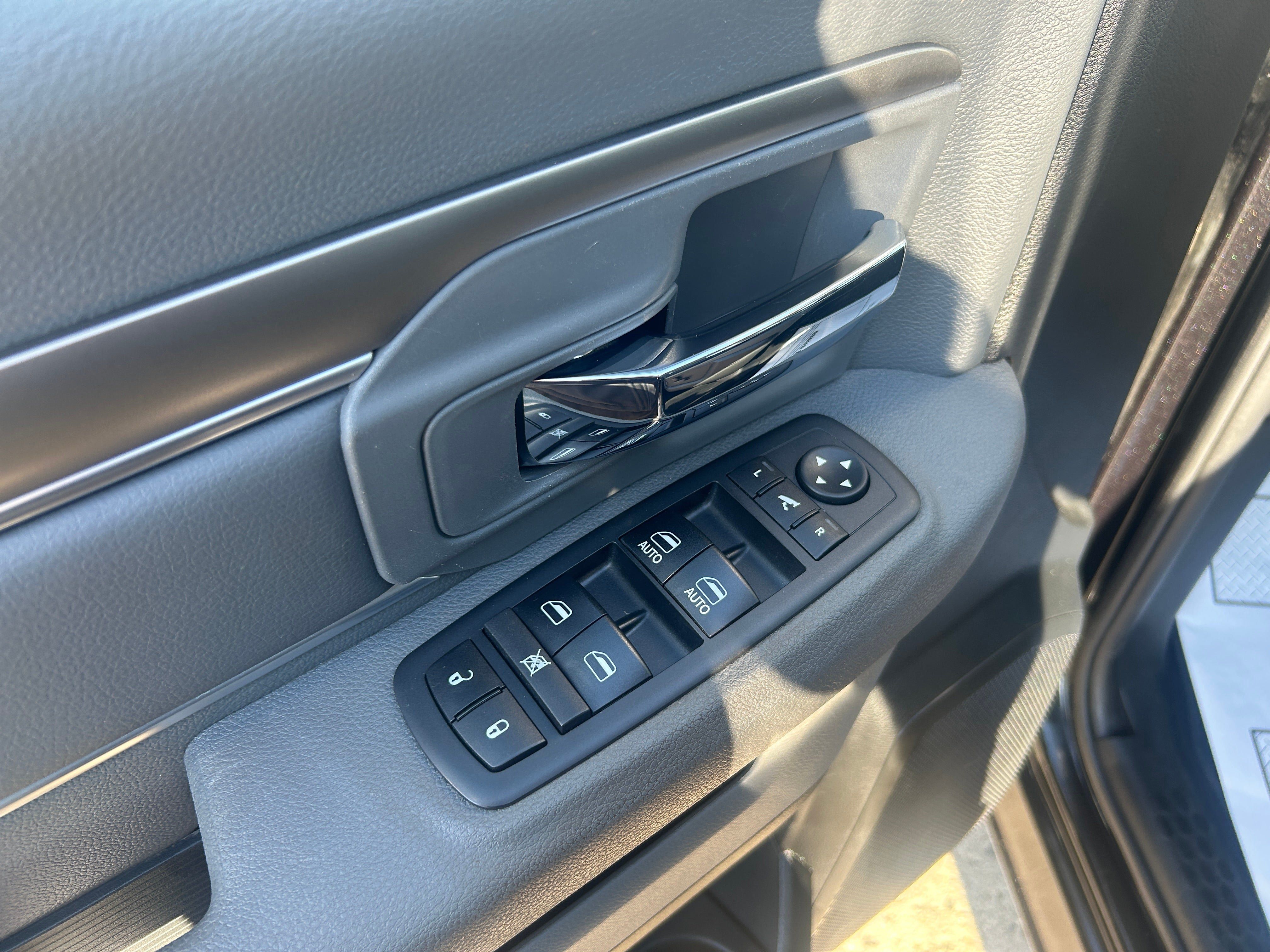 Used 2018 RAM 1500 Big Horn AWD/4WD image 14
