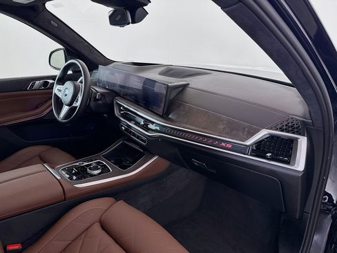 Used 2025 BMW X5 xDrive50e w/ Executive Package image 29