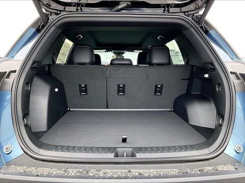 New 2026 Chevrolet Equinox LT w/ Convenience Package II FWD image 15