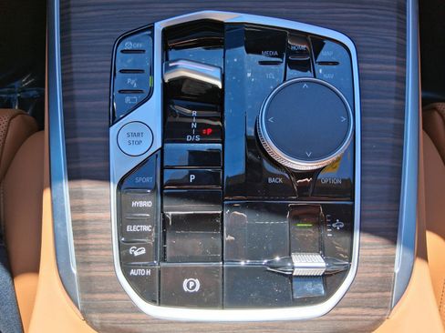 New 2026 BMW X5 xDrive50e w/ M Sport Package image 25