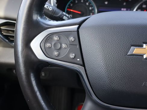 Used 2020 Chevrolet Traverse LT FWD image 7
