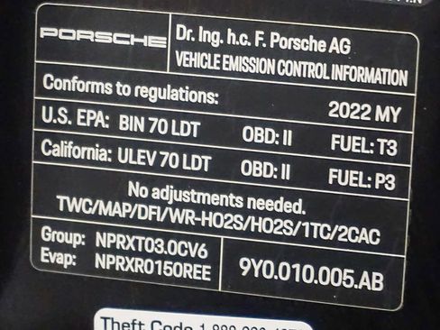 Used 2022 Porsche Cayenne Platinum Edition image 28