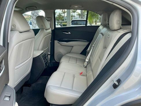 Used 2020 Cadillac XT4 Premium Luxury image 9