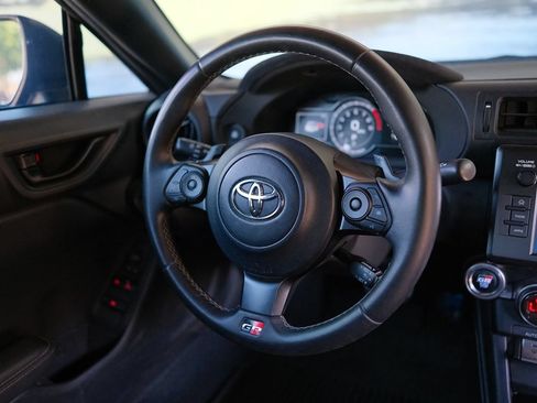 Used 2023 Toyota GR86 Premium w/ ALL Weather Mat Package (TMS) RWD image 40
