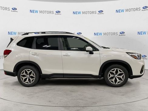 Used 2021 Subaru Forester Premium image 6