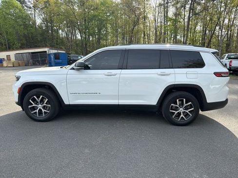 Used 2023 Jeep Grand Cherokee L Limited w/ Luxury Tech Group II image 2