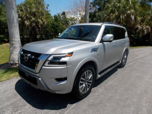 Used 2021 Nissan Armada SL w/ Captain's Chairs Package AWD/4WD image 3