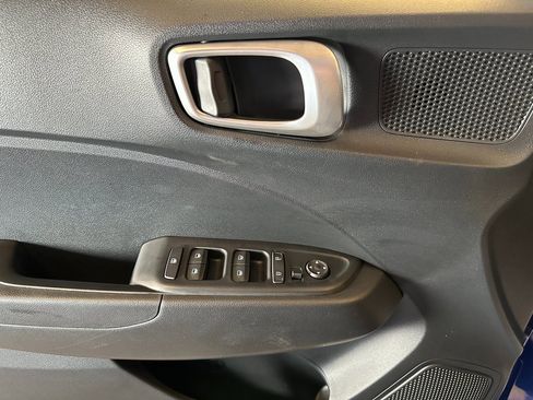 Used 2023 Hyundai Venue SEL w/ Cargo Package image 19