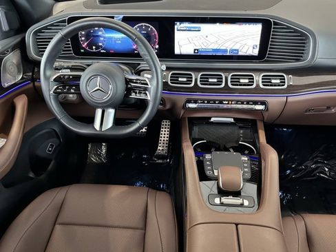 Used 2025 Mercedes-Benz GLS 450 4MATIC image 29