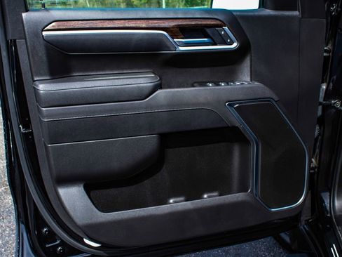 Used 2025 GMC Sierra 1500 Elevation image 8