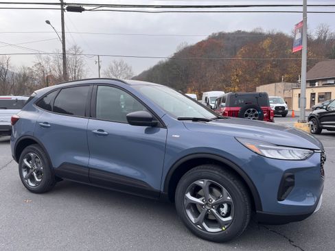 New 2026 Ford Escape ST-Line w/ Cold Weather Package image 3