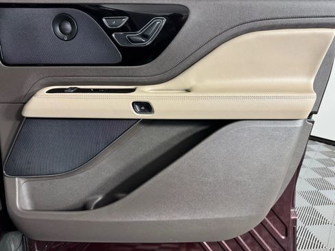 Used 2022 Lincoln Aviator Reserve w/ Elements Package Plus image 47