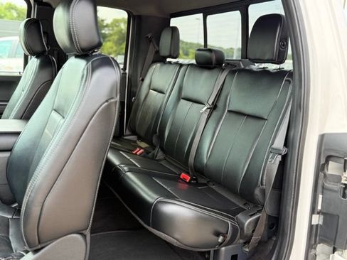 Used 2019 Ford F150 Lariat w/ Equipment Group 502A Luxury AWD/4WD image 12