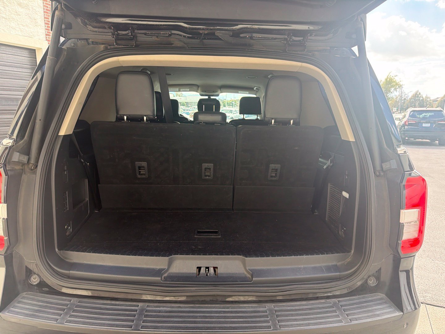 Used 2022 Ford Expedition XLT AWD/4WD image 19