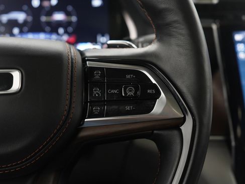 Used 2021 Jeep Grand Cherokee L Summit w/ Advanced Protech Group IV image 29