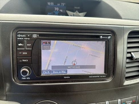 Used 2013 Toyota Sienna XLE image 17