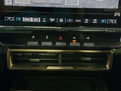 Used 2024 GMC Hummer EV 3X image 16