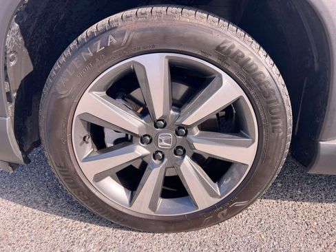 Used 2024 Honda Pilot Elite image 11