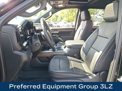 Used 2025 Chevrolet Silverado 1500 High Country w/ Technology Package AWD/4WD image 2
