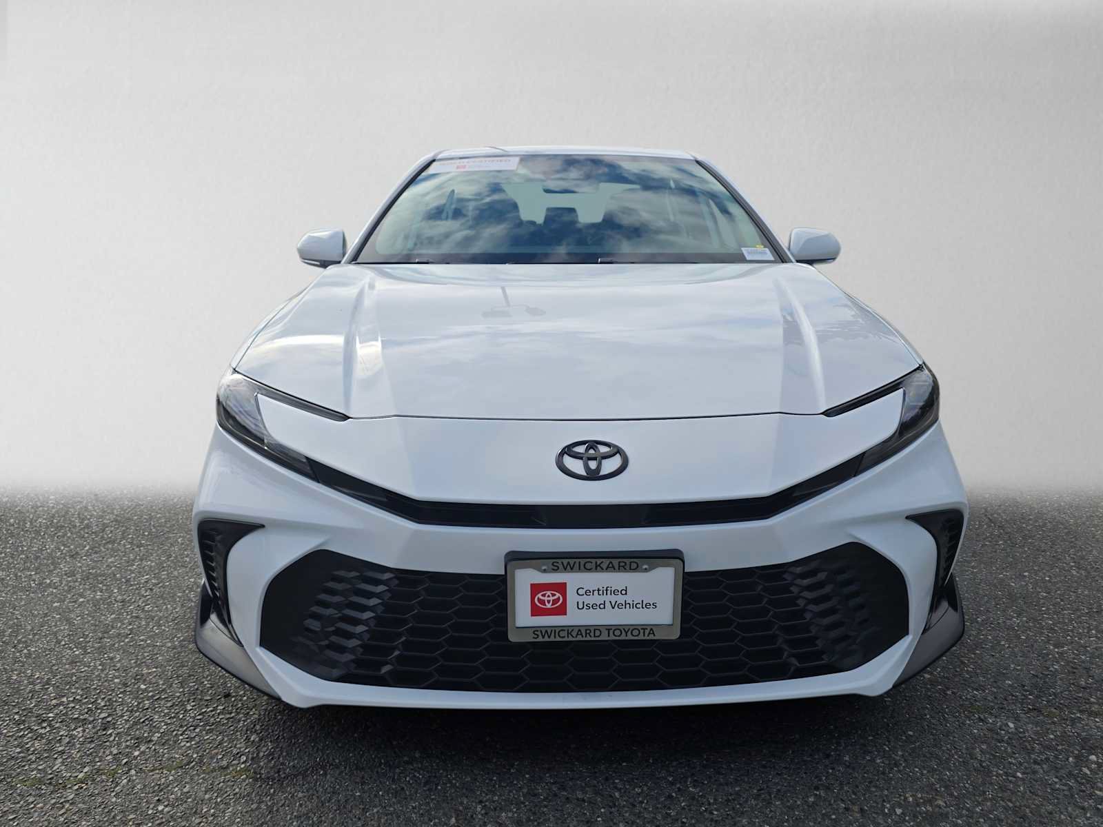 Used 2026 Toyota Camry SE w/ Multimedia Upgrade Package FWD image 8