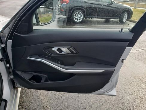 Used 2019 BMW 330i xDrive Sedan w/ Convenience Package image 18