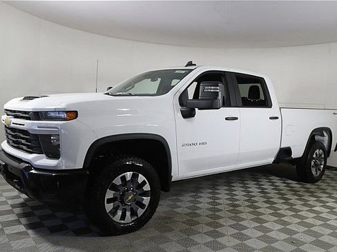 New 2025 Chevrolet Silverado 2500 Custom w/ Custom Value Package image 3