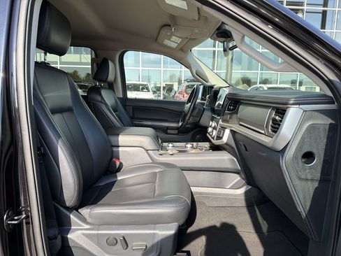 Used 2024 Ford Expedition XLT AWD/4WD image 20