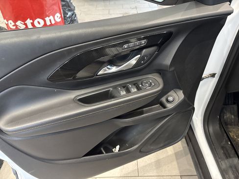 Used 2022 GMC Terrain AT4 w/ Tech Package image 8