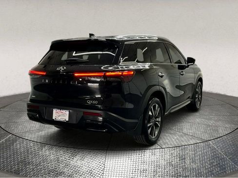 Used 2023 INFINITI QX60 Luxe w/ Vision Package image 8