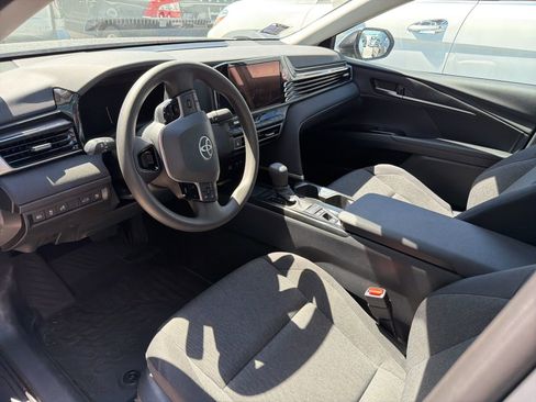 Used 2026 Toyota Camry LE w/ Convenience Package FWD image 5