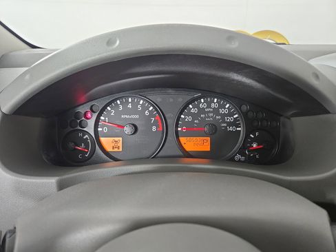 Used 2021 Nissan Frontier SV w/ Midnight Edition Floor Mats image 17