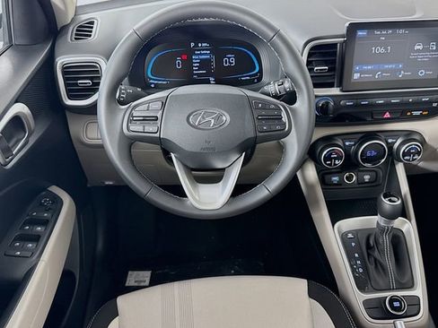 New 2025 Hyundai Venue SEL FWD image 20
