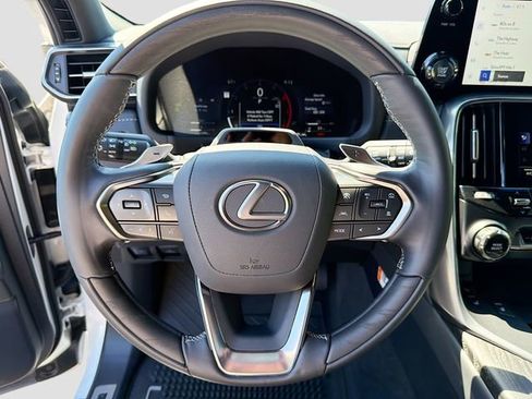 Used 2025 Lexus LX 600 4WD w/ Accessory Package (2T) image 12