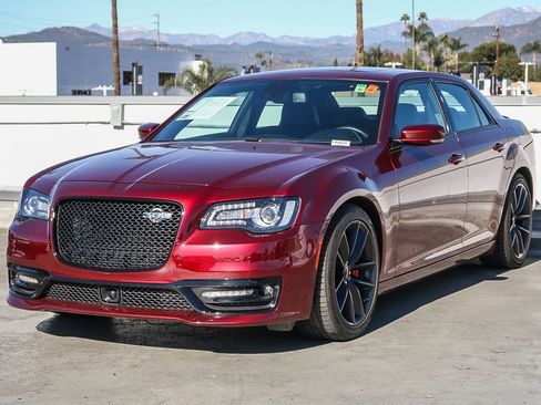 Used 2023 Chrysler 300 C image 4