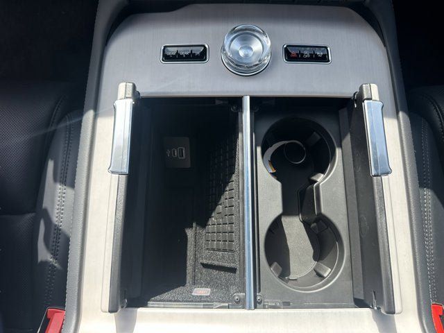 New 2026 Lincoln Navigator Reserve w/ Jet Appearance Package AWD/4WD image 18