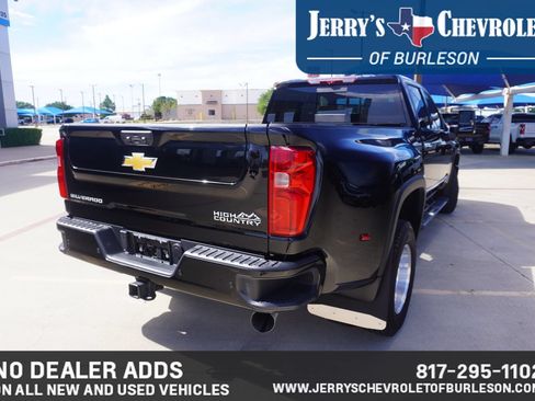 Used 2026 Chevrolet Silverado 3500 High Country w/ High Country Premium Package AWD/4WD image 5