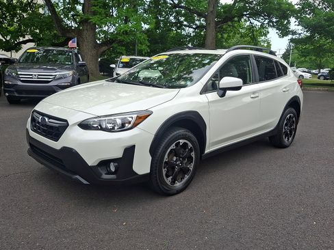 Used 2023 Subaru Crosstrek 2.0i Premium AWD/4WD image 3
